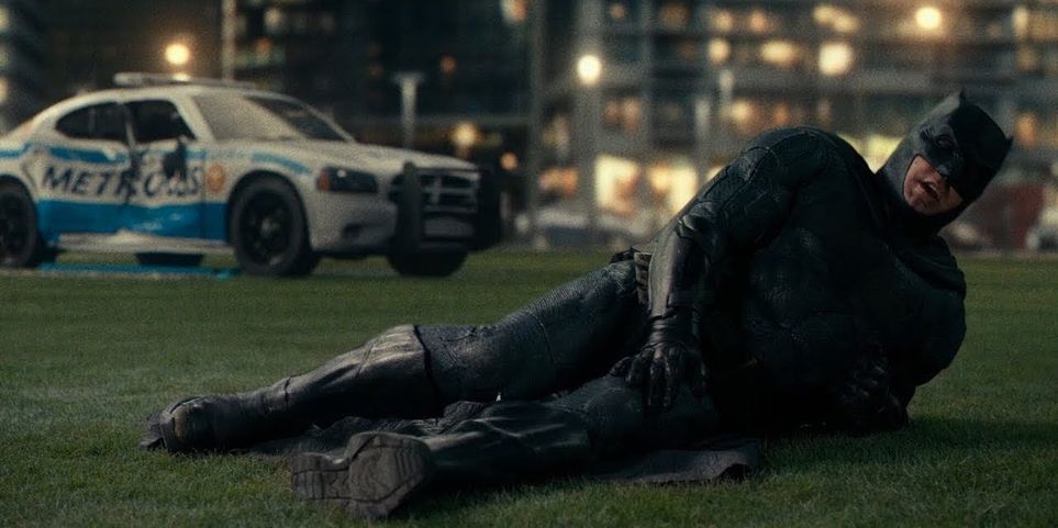 Batman-on-the-ground-in-Justice-League-2017.jpg