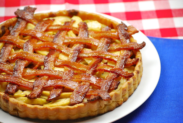 bacon_apple_pie_4.jpg