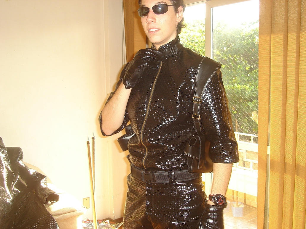 albert_wesker_midnight_cosplay_by_ikevinxser-d3fqb0a.jpg