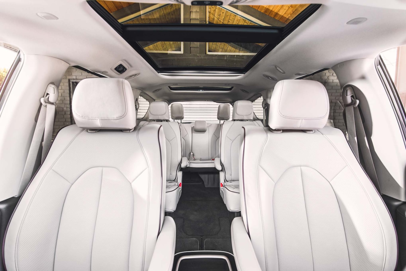 2017-Chrysler-Pacifica-rear-interior-seats.jpg