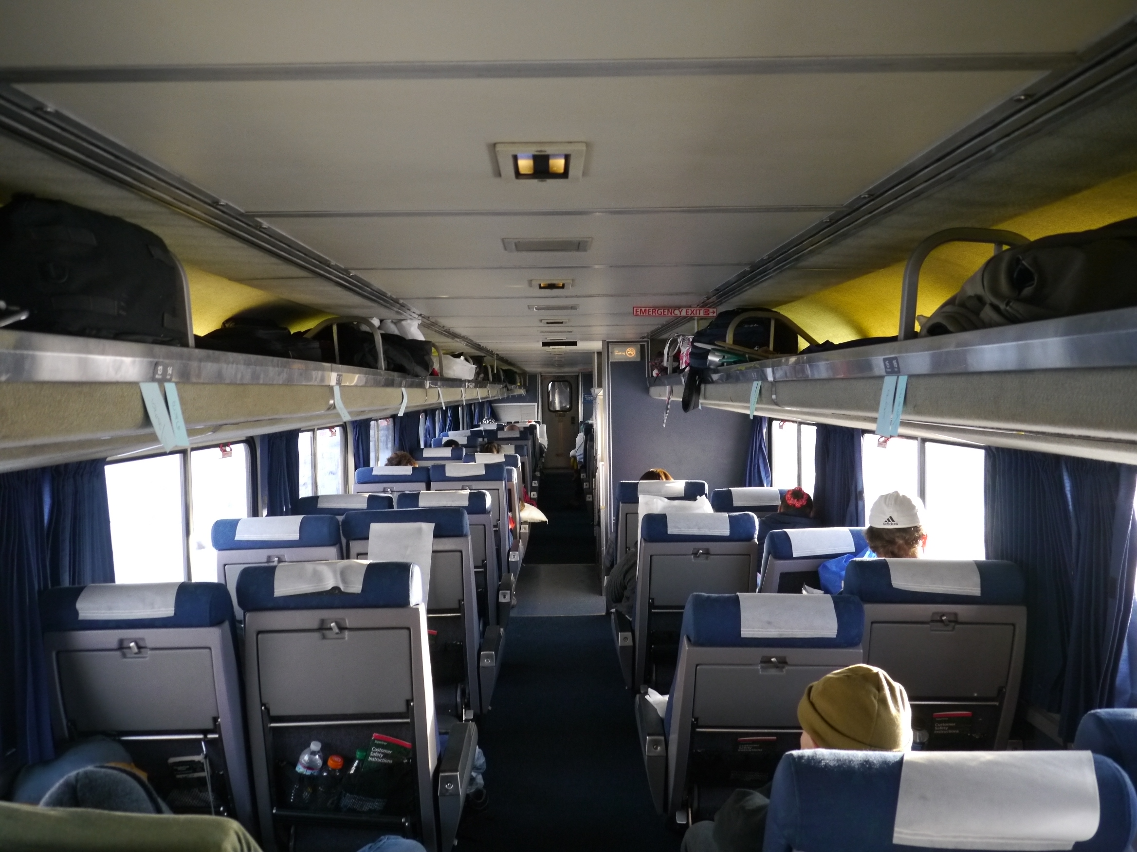 Amtrak_Superliner_Coach_Car_-_Coast_Starlight.JPG
