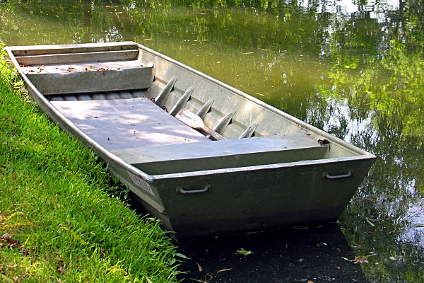 aluminum-flat-boat-600.jpg