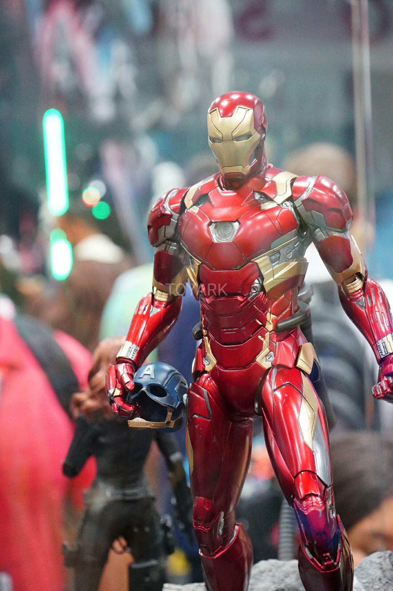 SDCC-2016-Hot-Toys-Marvel-Civil-War-029.jpg