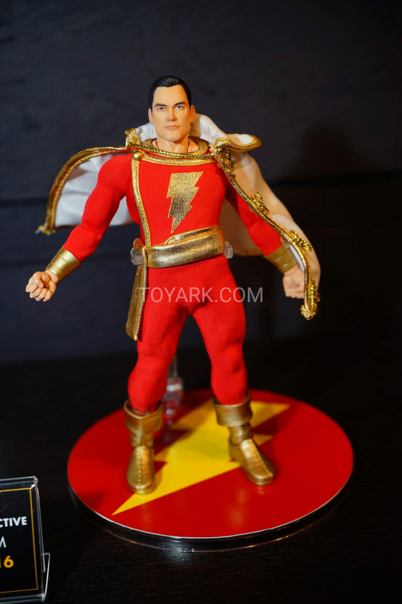 Mezco-One12-DC-023.jpg