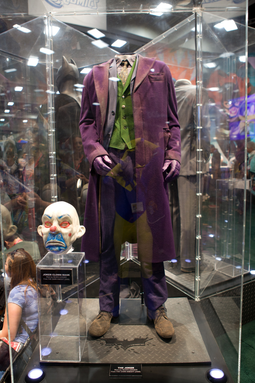 The-original-Joker-Costume-the-joker-24224179-853-1280.jpg