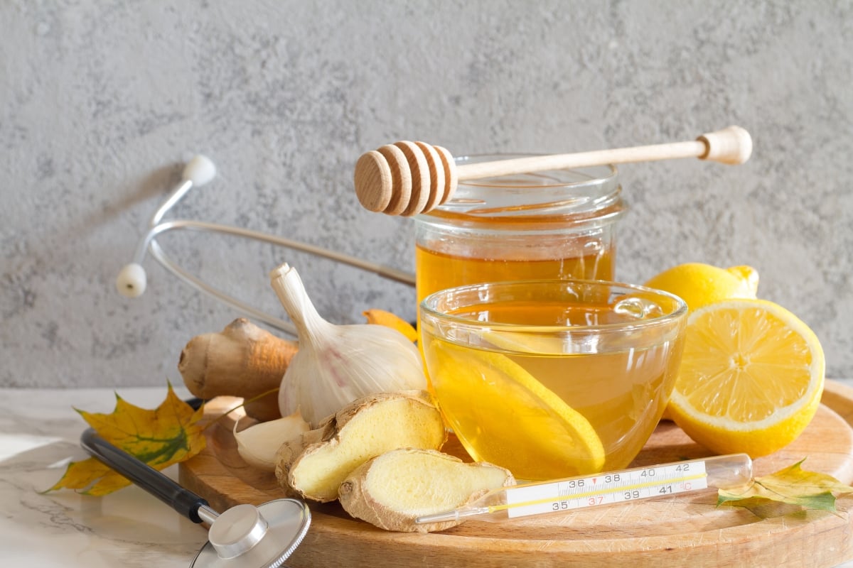 lemon, garlic, honey, ginger, thermometer, stethoscope