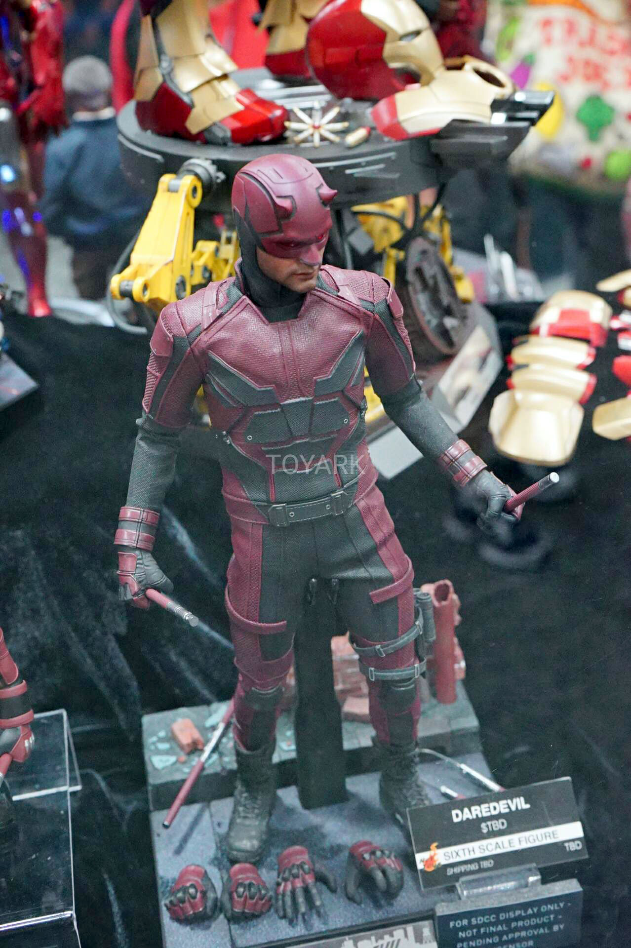 SDCC-2016-Hot-Toys-Marvel-Daredevil-001.jpg