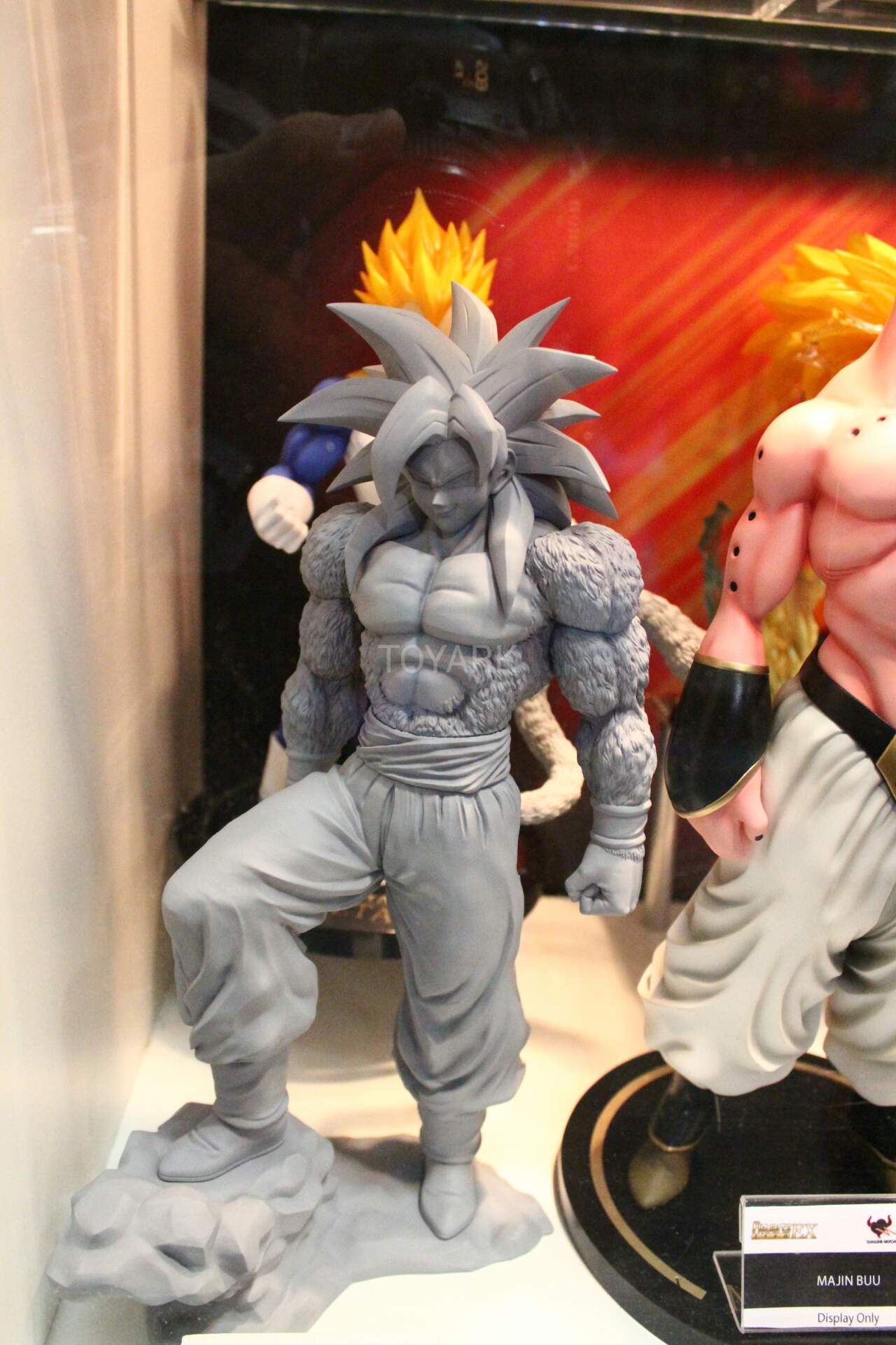 SDCC-2016-Tamashii-Nations-SSJ-4-Goku-011.jpg