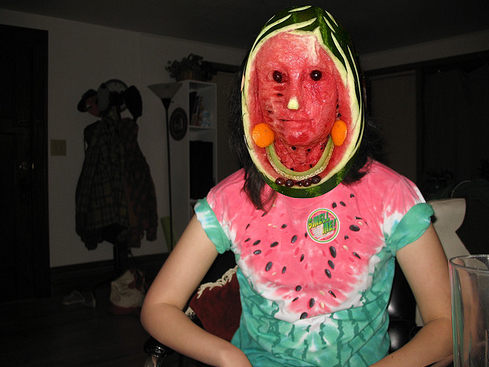 creepy-watermelon-face-14338-1241756419-2.jpg