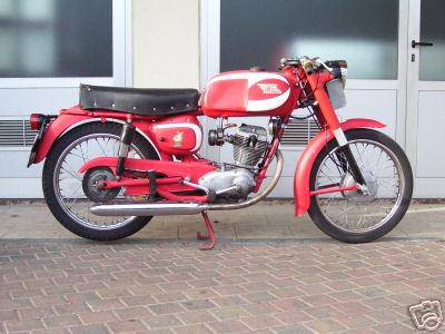 1965_moto_morini_corsaro.jpg