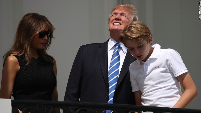 170821152122-donald-melania-barron-trump-eclipse-exlarge-169.jpg