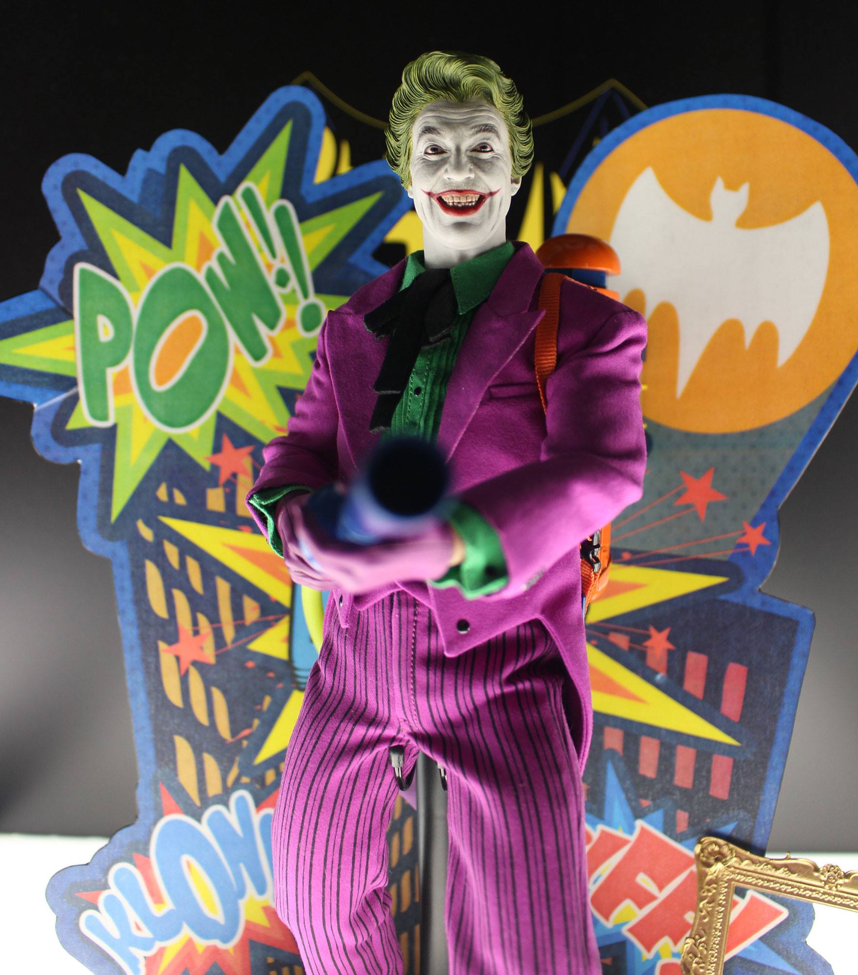 Joker-Classic-TV-Hot-Toys-001.jpg
