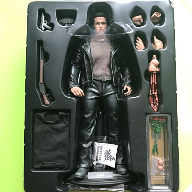 hot_toys__mms117_terminator_2_judgment_day_16th_scale_t800_collectible_figure_1484384310_48bdb528.jpg