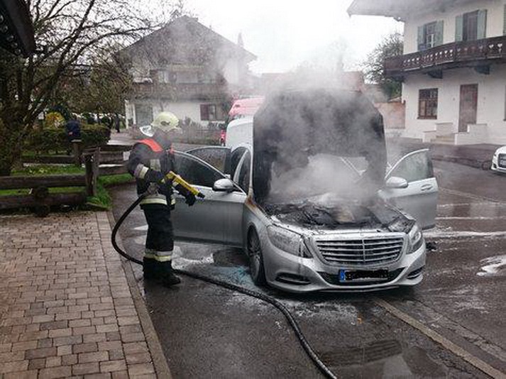 Mercedes-S-Class-Fire-7%25255B2%25255D.jpg