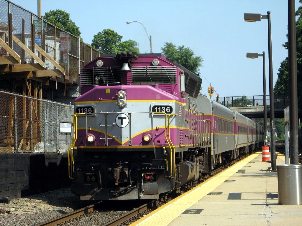 MBTA_GP40_1136.jpg