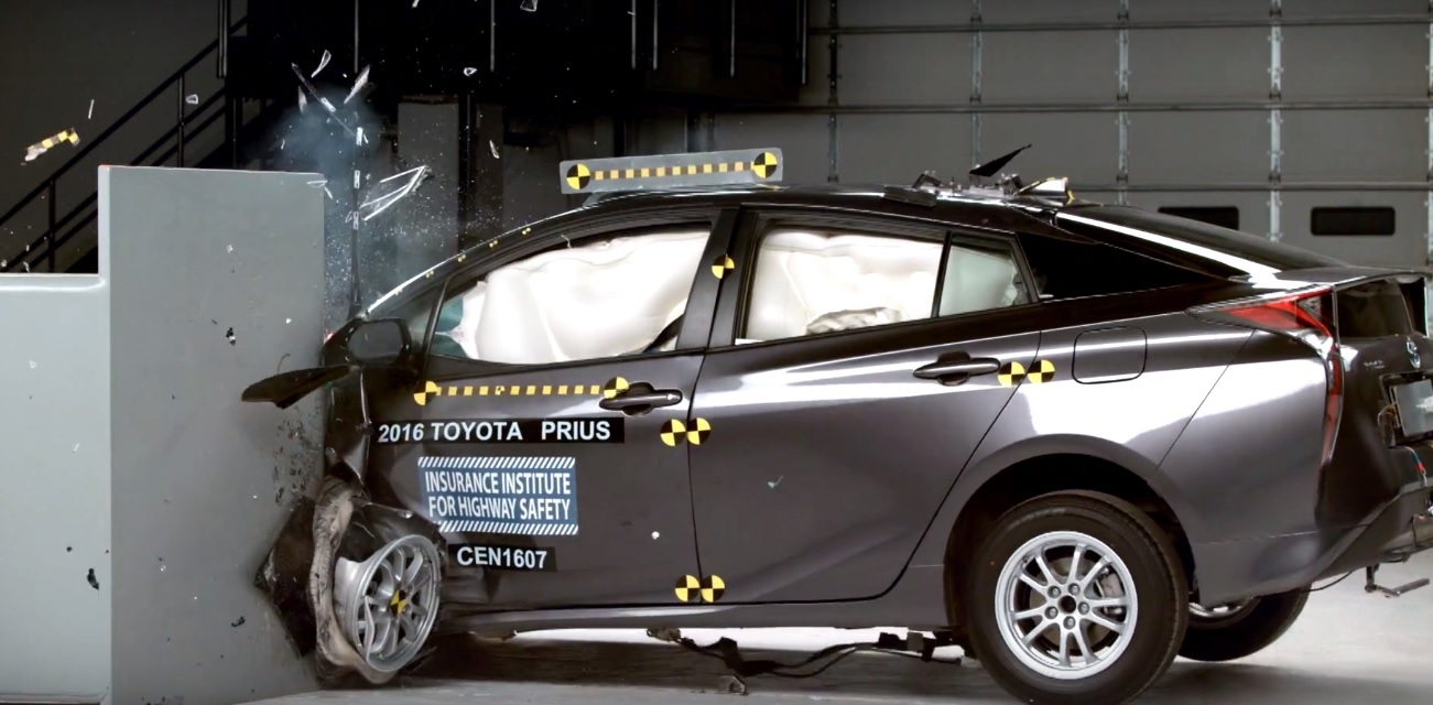 2016-toyota-prius-named-iihs-top-safety-pick-plus-here-s-the-crash-test-footage-106086_1.jpg