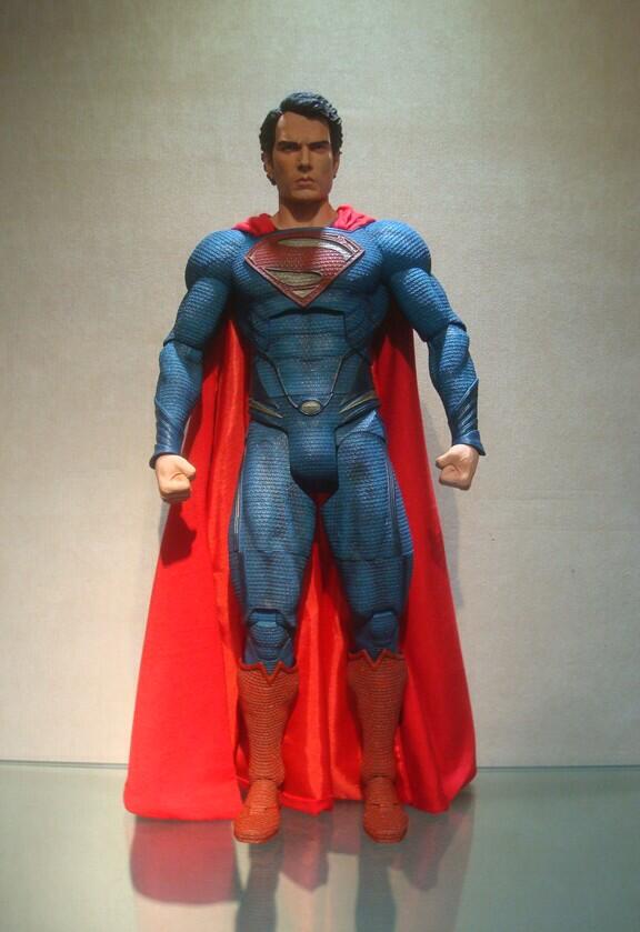NECA-Man-of-Steel-Superman-Quarter-Scale-2.jpg