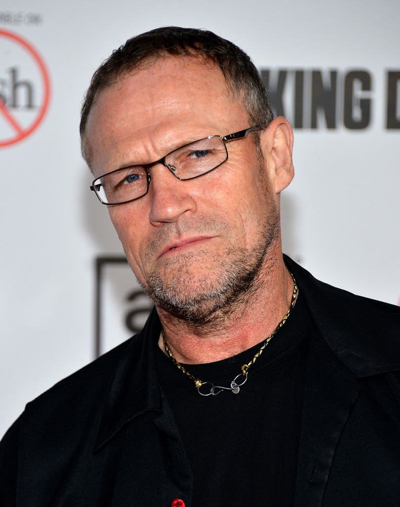 Michael+Rooker+Premiere+AMC+Walking+Dead+3rd+dka_VlGs1O6x.jpg