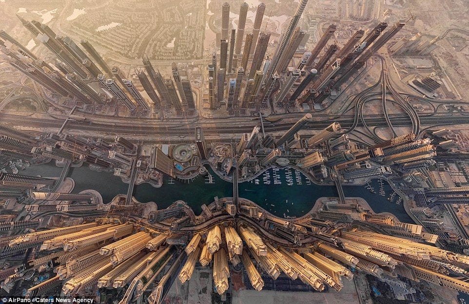 80-26baccdc00000578_3004453_dubai_never_ceases_to_impress_but_this_aerial_shot_of_the_skylin_a_9_1427323794723_f75c9e1b695894ee26988e7b6a1eddbaca5322e0.jpg