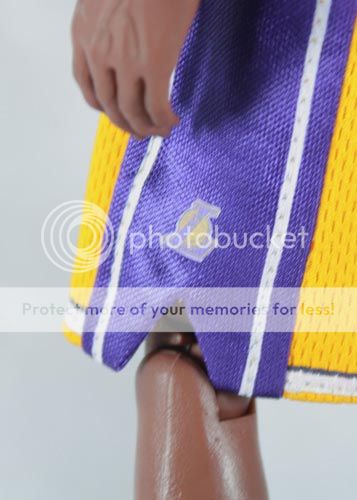 Kobe_Bryant-Enterbay-No8_Lakers-Gold-12_zpsf7067ae2.jpg