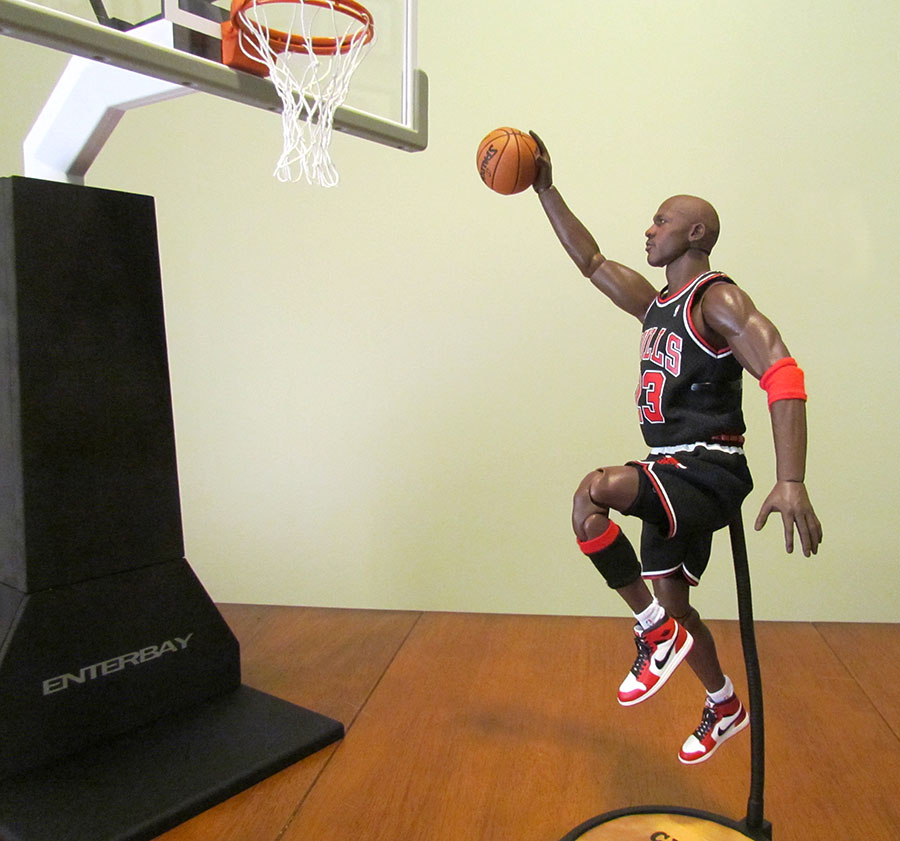 MJ_HEAD_S1_LEAP.jpg