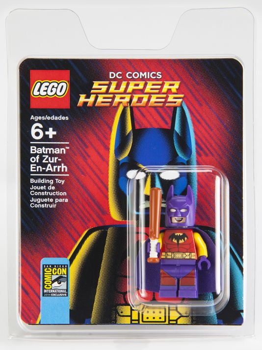 SDCC-2014-LEGO-Batman-of-Zur-En-Arrh-Minifigure-DC-Comics.jpg