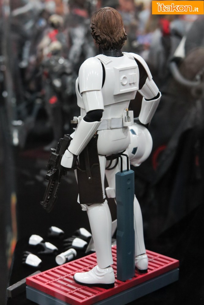 hot-toys-sdcc-2015-12.jpg