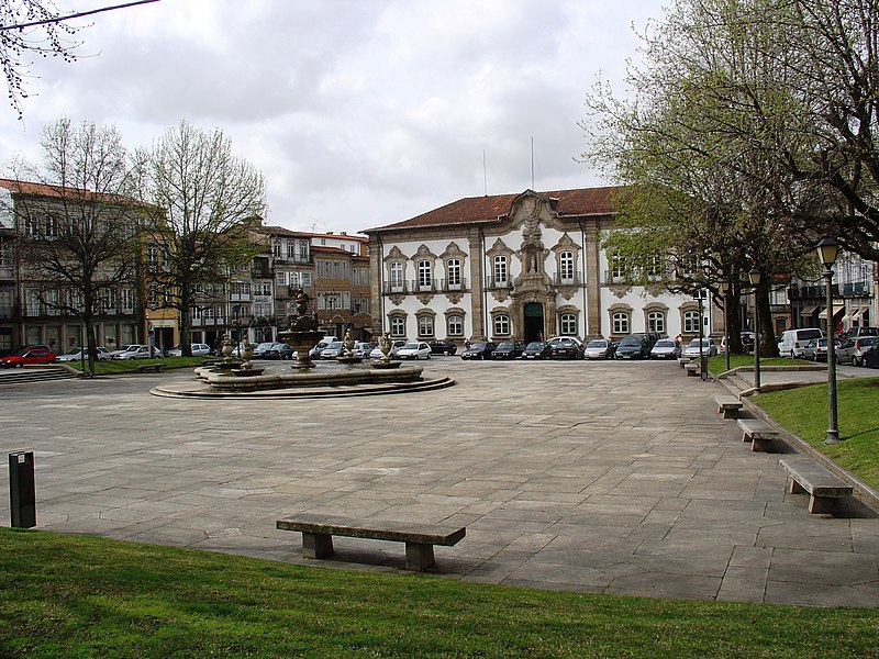800px-Braga_City_Hall.jpg