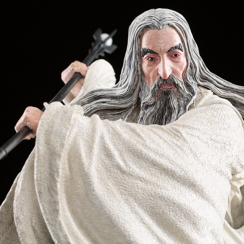 87-01-01667_Hobbit_Saruman_the_White_Figure_007.jpg