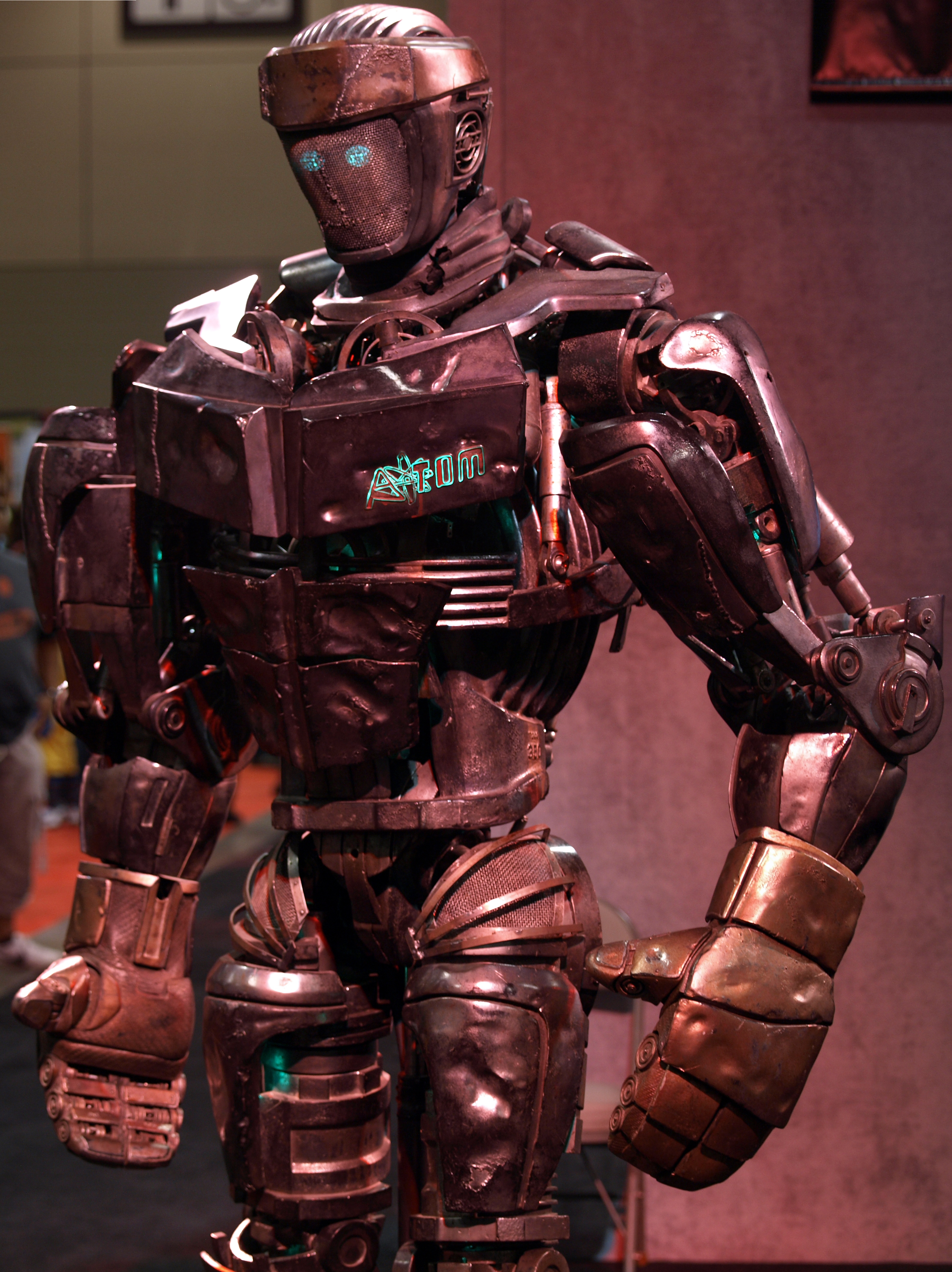 August-28-2011-Fan-Expo-Real-Steel-Robot-Atom.jpg