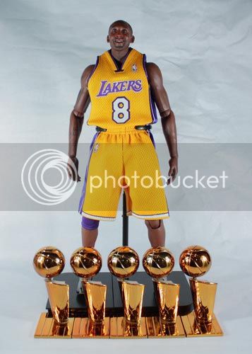 Kobe_Bryant-Enterbay-No8_Lakers-Gold-01_zpsb9464442.jpg