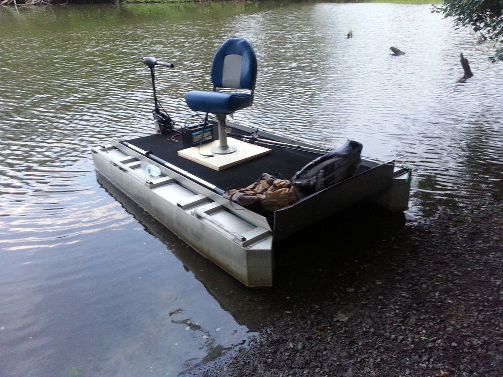 Homemade stand up pontoon fishing boat 