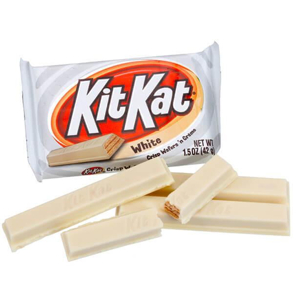 white-chocolate-kit-kat-candy-bars-24-piece-box-candy-warehouse-1.jpg