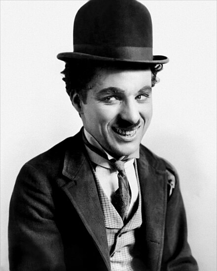 440px-Charlie_Chaplin.jpg