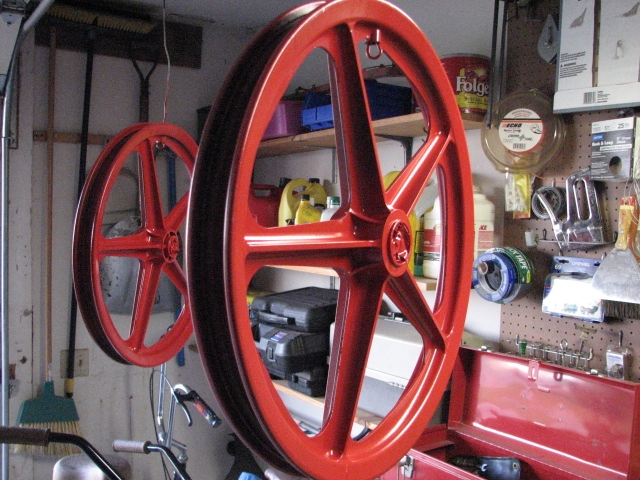 red_wheels.JPG