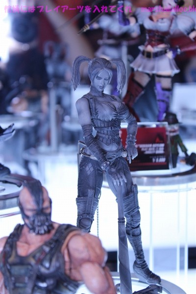 Arkham-City-Play-Arts-Kai-Harley-Quinn_1348207224.jpg