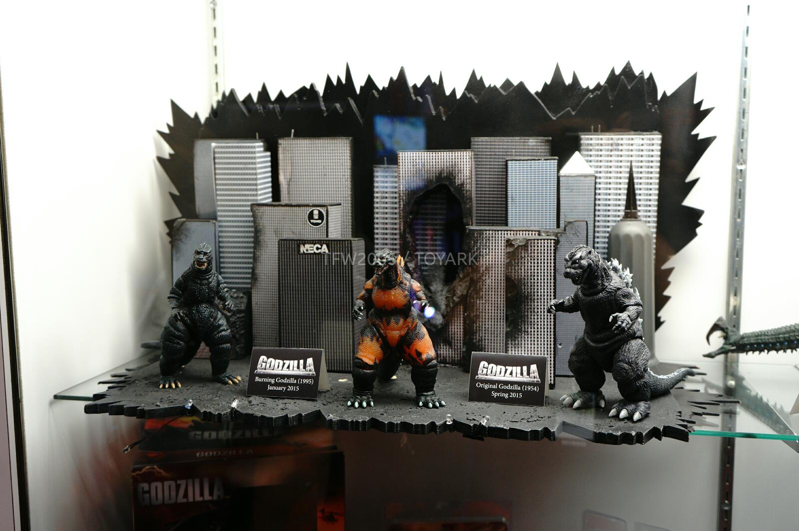 NYCC-2014-NECA-Godzilla-001.jpg