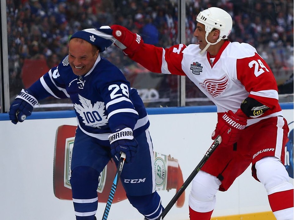 tie-domi-of-the-toronto-maple-leafs-alumni-gets-his-hat-stol.jpeg