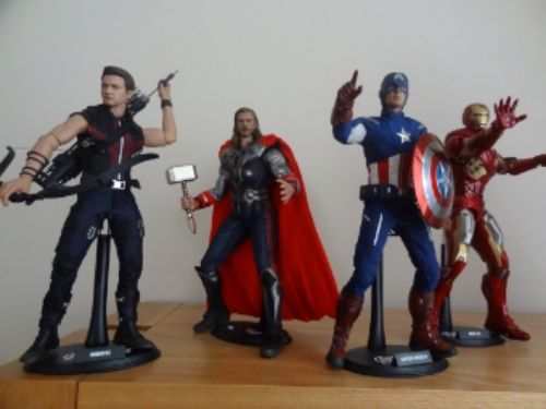 AvengersHotToys.jpg