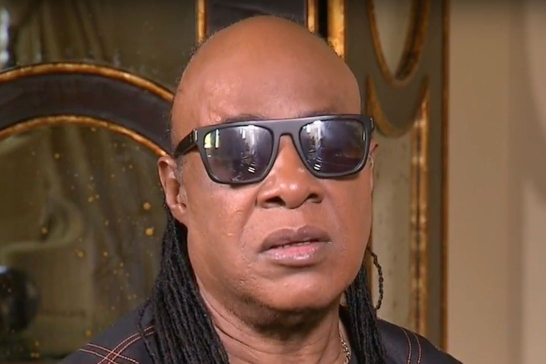 stevie-wonder-chokes-up-remembering-prince-anderson-cooper-cnn-video-watch.png