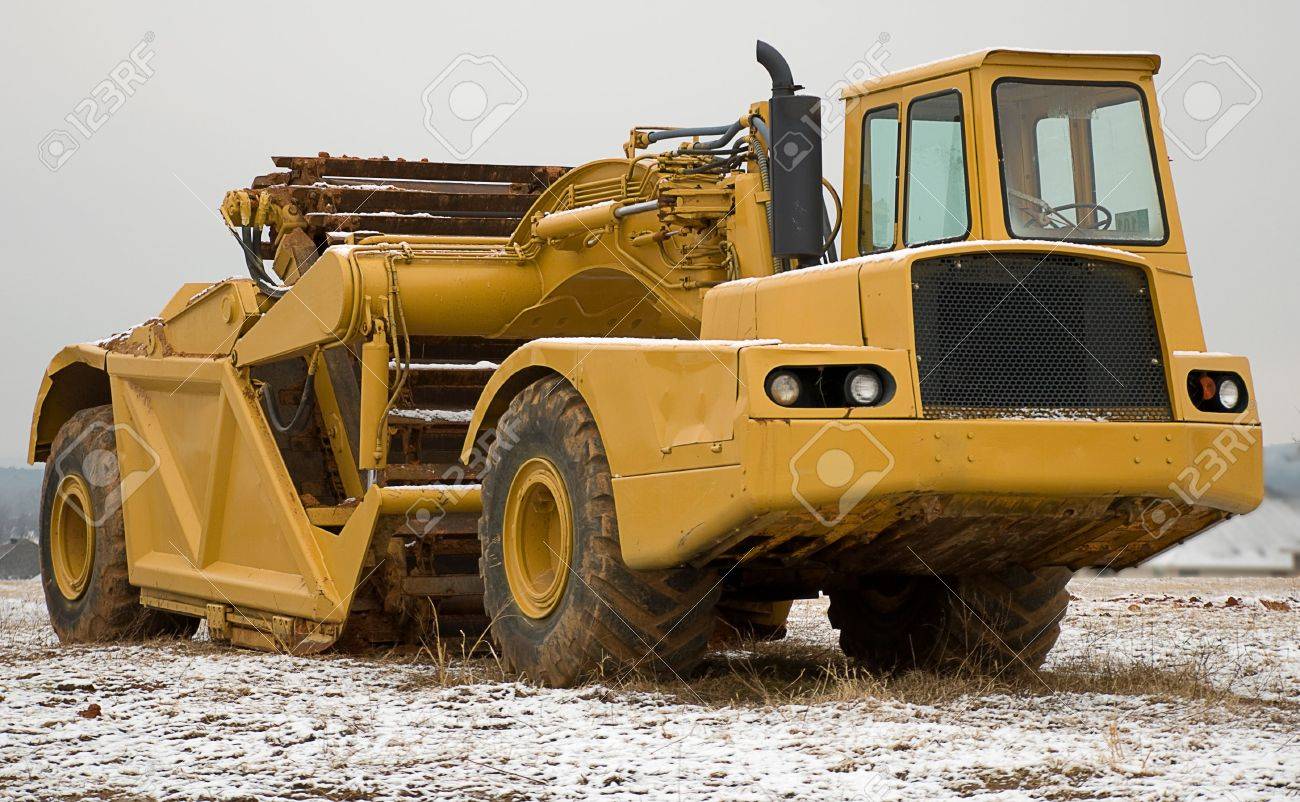 2623957-large-yellow-earth-mover.jpg