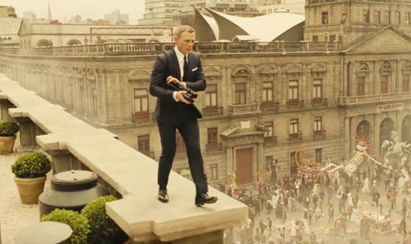 James-Bond-on-a-rooftop-in-Mexico-City-351523.jpg