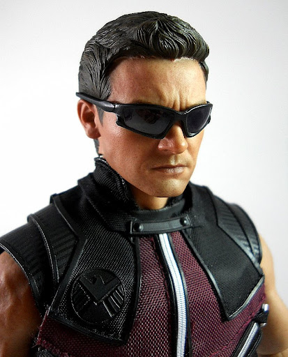 HAWKEYE%2520HOT%2520TOYS%2520417.JPG