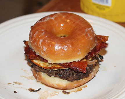 donut_bacon_burger_0.jpg