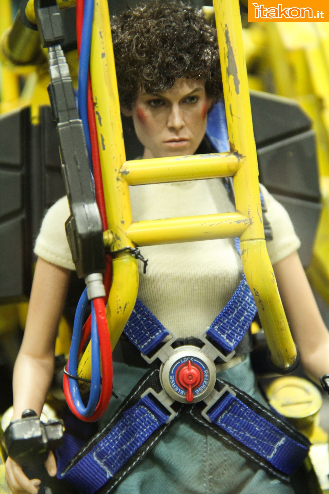 sdcc2014-hot-toys-booth-48.jpg