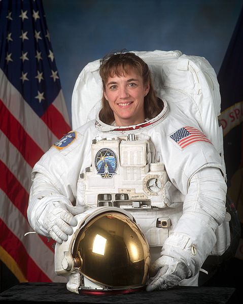 479px-Heidemarie_Stefanyshyn-Piper_in_white_space_suit.jpg