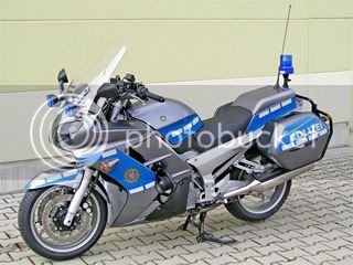 yamazone49_FJR_police_ALLEMAGNE.jpg