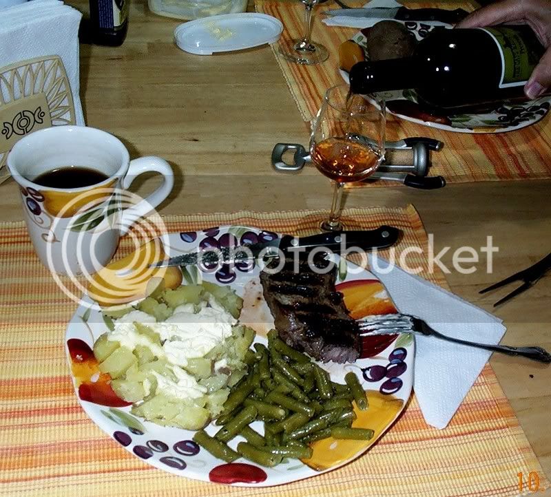 Dinnerisserved_0995.jpg