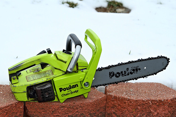 Poulan 12 on sale inch chainsaw