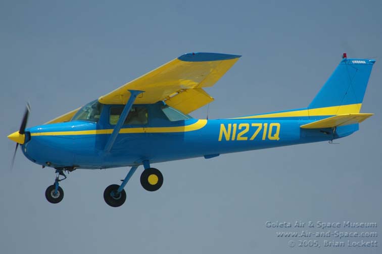 DSC_2783-Cessna-150L-N1271Q-cn15072571-left-front-landing-l.jpg